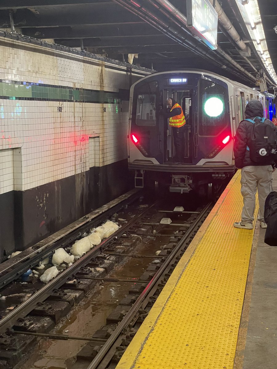 sam snow⋆❆₊⊹ tweet media