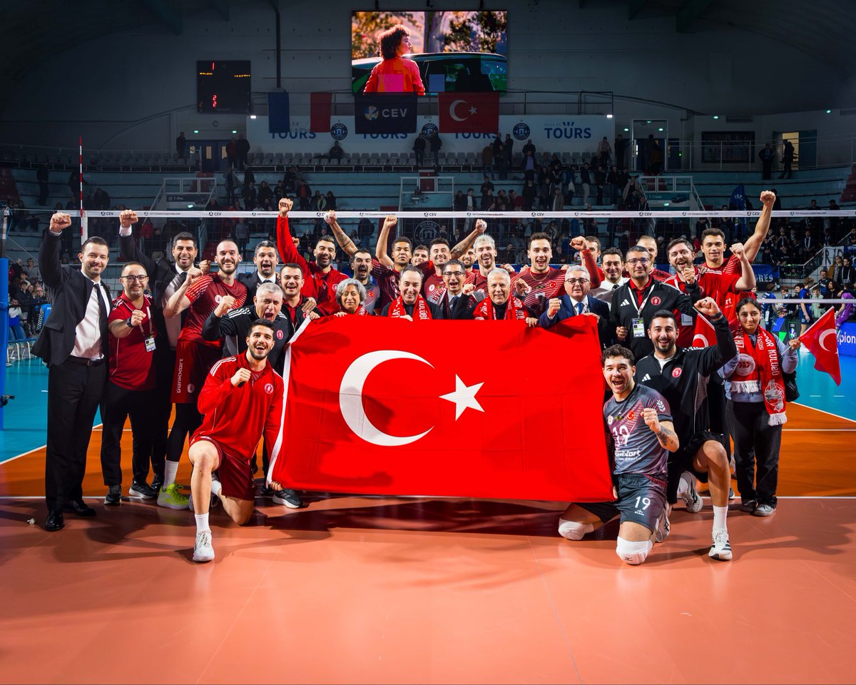 Çeyrek finaldeyiz… 🔴⚪️🔥🔥🔥 Takımımız, Avrupa’da en iyi 8 takım arasına adını yazdırdı 💪