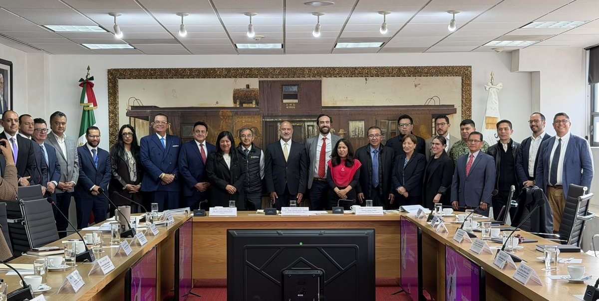 Esta mañana, el secretario de Infraestructura, Comunicaciones y Transportes, Jesús Esteva Medina, en compañía del subsecretario de Infraestructura, Juan Carlos Fuentes Orrala y del director general <a href="/andreslajous/">Andrés Lajous</a>, presidió la primera sesión extraordinaria para instalar la Junta de