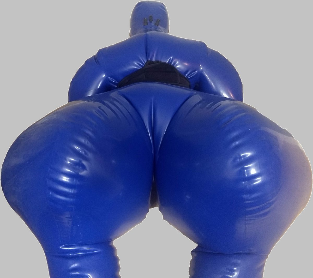 AbbyMuraBooty's tweet photo. Reposting someone's inflatable latex suits 🧵
Disclaimer: This isn't my photo/video; I have permission from the original uploader and want to remain anonymous.

#inflatable #inflatablelatex #inflation #latex #expansion #catsuit https://t.co/sABjl9UK8I