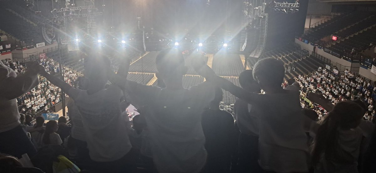 BirstallAcad13's tweet image. Thank you @YoungVoicesUK for such a truly memorable evening at Sheffield Arena 🎶✨ An incredible experience full of music, confidence, and joy—Team Birstall loved every moment! 💙🙌 #MakingMemories #7MustsofFocusTrust