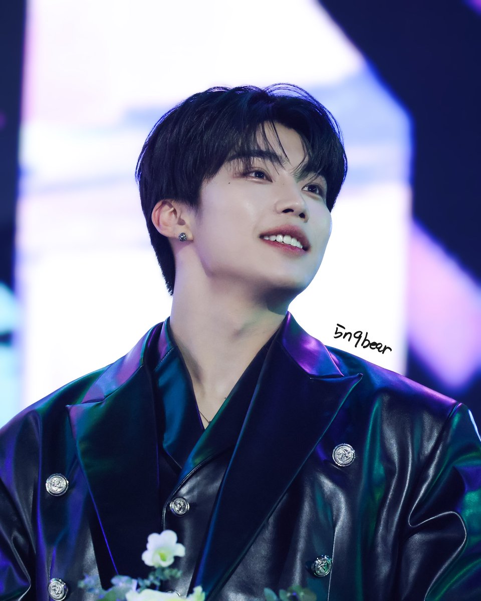 260211  디어워즈2026

제로즈 보는 눈빛 유죄...…너무 다정하다（ ᐪ꒳​ᐪ ）

#박건욱 #PARKGUNWOOK #朴乾煜 #ZB1 #ZEROBASEONE #제로베이스원 #パクゴヌク