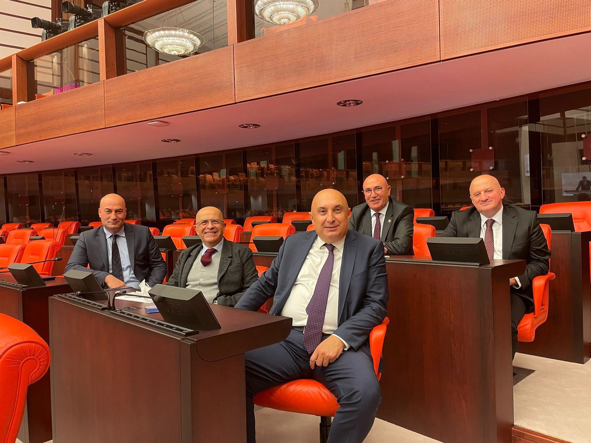 Bu stres sıkıntıyla yaşamaya devam edersek 30 olmadan bizim kafalar