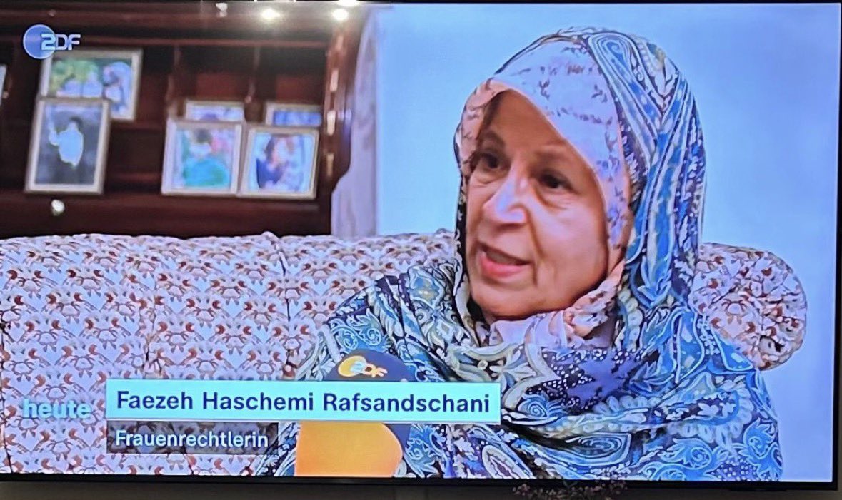 Weiß das <a href="/ZDF/">ZDF</a> eigentlich, was eine „Frauenrechtlerin“ ist?
Die Tochter eines der größten Judenhasser und Terrorunterstützer der Welt wird so genannt – obwohl sie bis heute nicht einmal die Verbrechen ihres eigenen Vaters, darunter den Anschlag in Berlin, verurteilt hat.