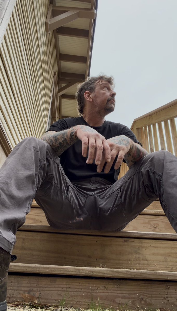 UncleFallen tweet media