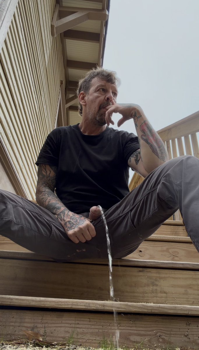 UncleFallen tweet media