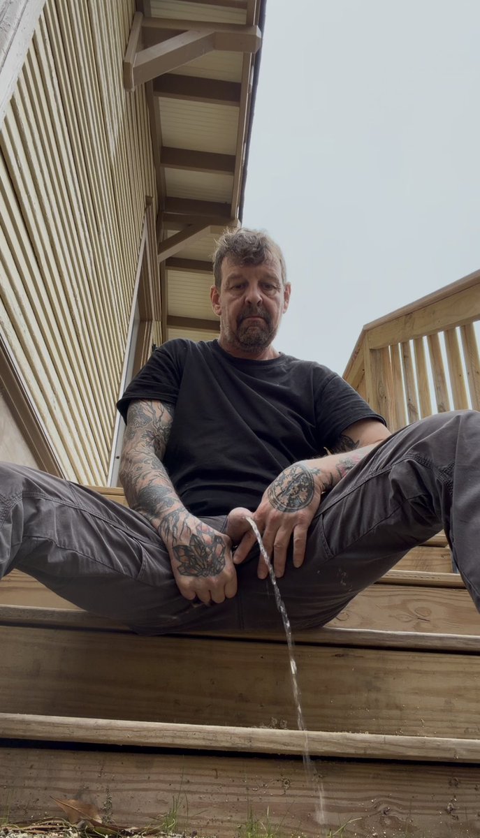 UncleFallen tweet media