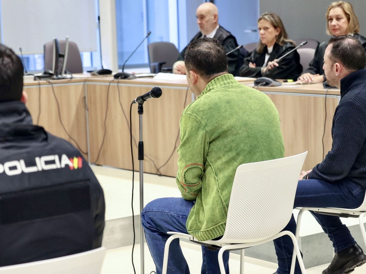 RobertoVaquero_'s tweet image. Un sirio que entró a España como refugiado en 2016 asesina a su mujer e intenta ahogar a sus tres hijos en Logroño.

No solo se permite la entrada de quienes son incompatibles con nuestra cultura y costumbres, sino que se les facilitan las cosas. Viven acogidos por el Estado, sin…