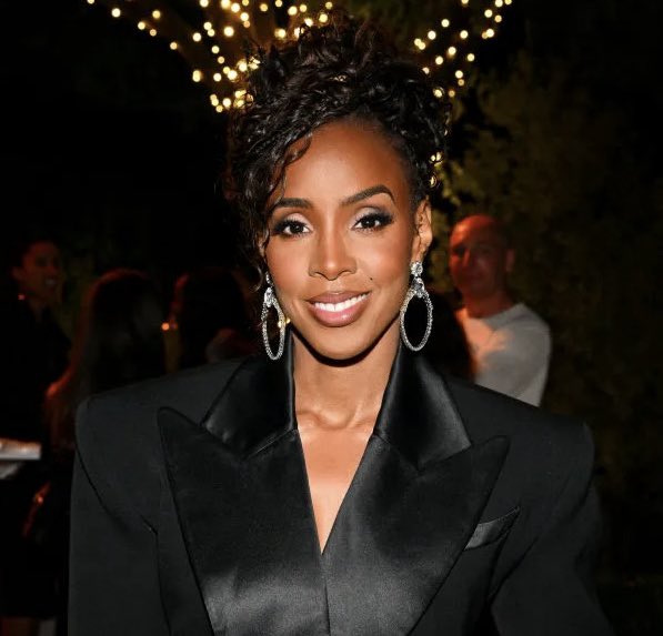 LilDueSwagg's tweet photo. Today we celebrate @KELLYROWLAND and the light she brings to everyone around her. Thank you for your kindness, your strength, your inspiration and the happiness you bring us every day. HAPPY BIRTHDAY KELLS! Love you so much sis 🫶🏼 https://t.co/q7ewLOYN8j