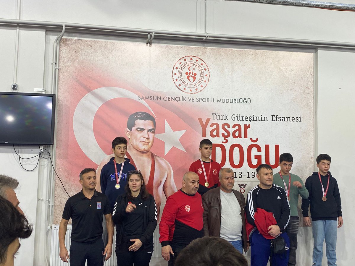 GSB_BafraGM's tweet photo. Okullararası Yıldızlar Güreş İl şampiyonasında Merkezimizin Spor Atölyesi Güreş branşı sporcularımız bir Altın iki Gümüş ve bir  Bronz madalya kazanarak bizleri gururlandırmıştır. Sporclarımızı ve Antrenörleri Ali Çağlar işe Gül Şenocak'ı tebrik ederiz. #gsbgm #bafragm https://t.co/aLccoUecg0