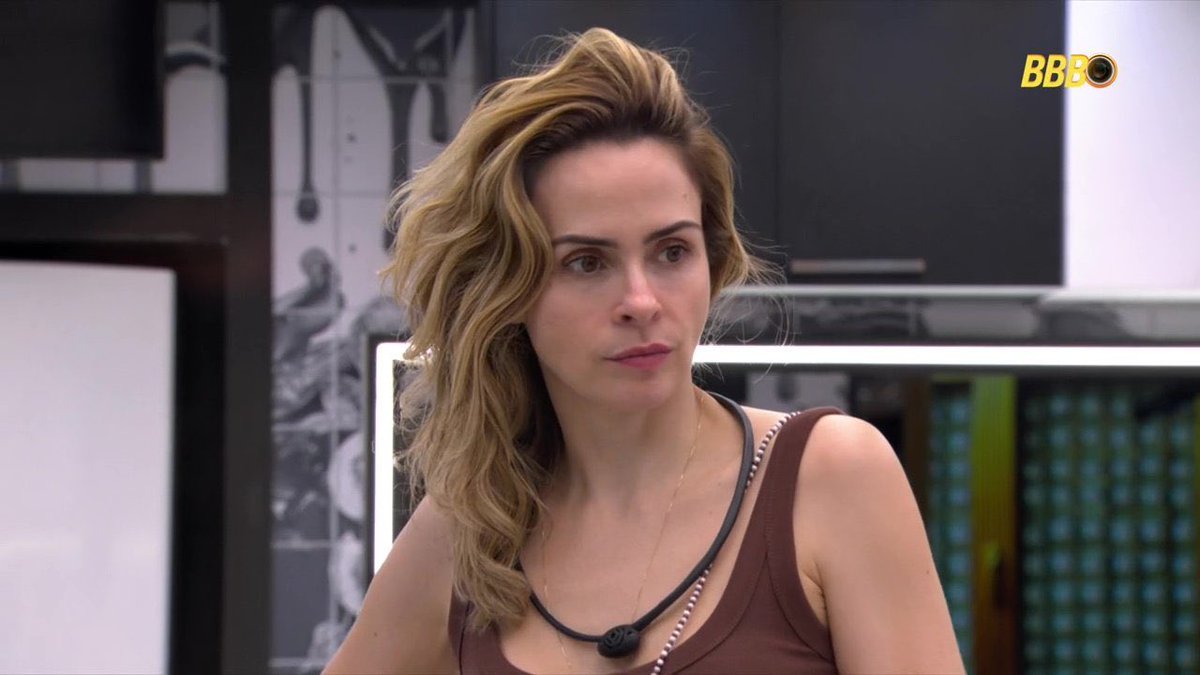 Absolutebrazil's tweet photo. - Botaram uma mulher que ja foi expulsa do programa 
- Um assediador e pedofilo dentro da casa
- Cara que tinha problema de saude e teve que sair
- Tres pessoas foram expulsas 
- Paginas de fofoca claramente compradas para manipular voto

Pior BBB da história, estragaram tudo. https://t.co/6fB1hj44iG