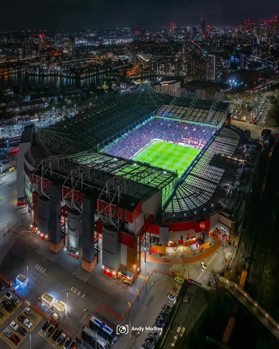 Stunning Drone shot of Old Trafford during a live game from a couple of weeks ago. 🔴