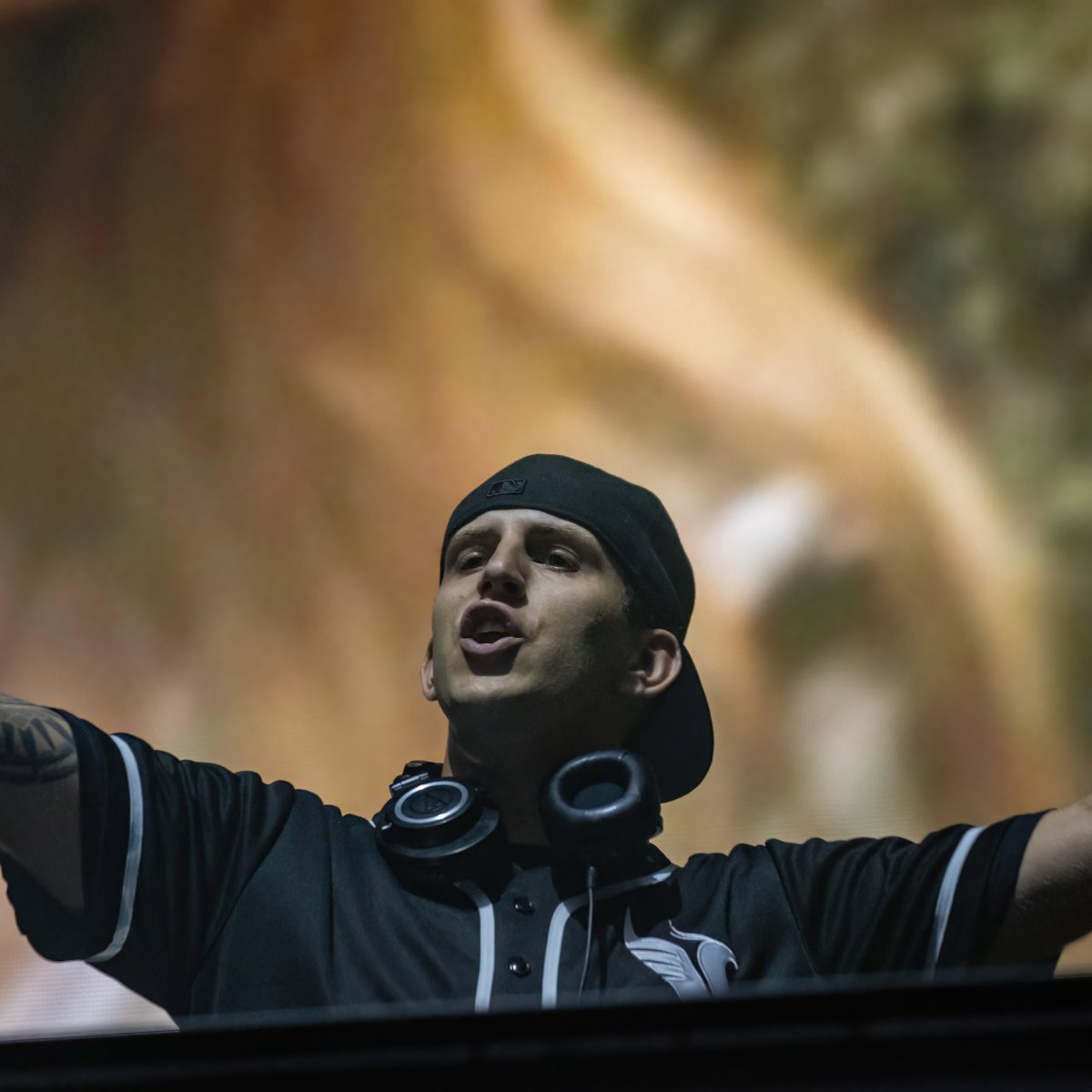 Vegas_Tickets's tweet photo. Illenium will be live in Vegas at the Sphere next month!

The DJ will perform his Odyssey album beginning on March 5 through March 14.

Get the beat seats at https://t.co/7SlZ2jkiTU

#Illenium #Sphere #VegasTickets

@ILLENIUM @SphereVegas https://t.co/FT4URrMJ9C
