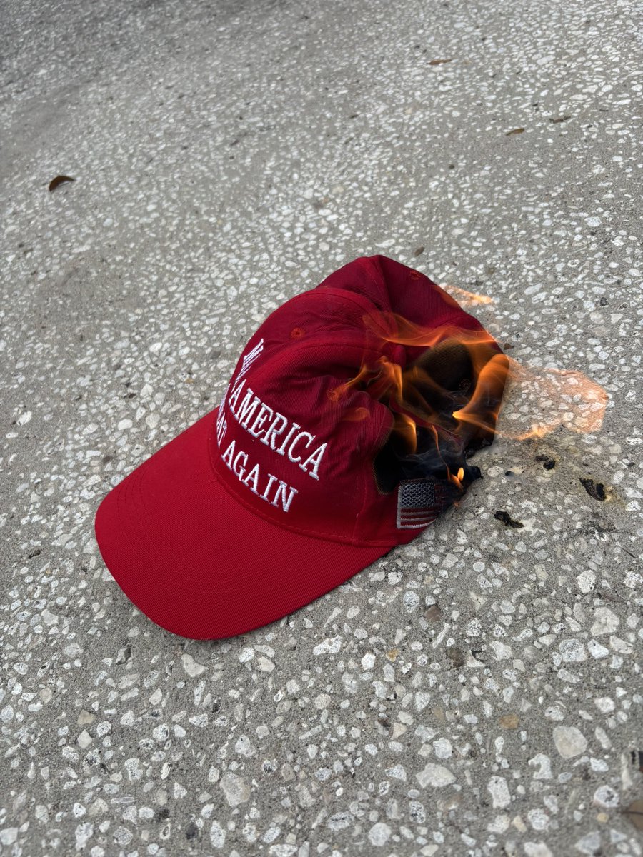 ɴᴏɴʟᴏᴀᴅ tweet media