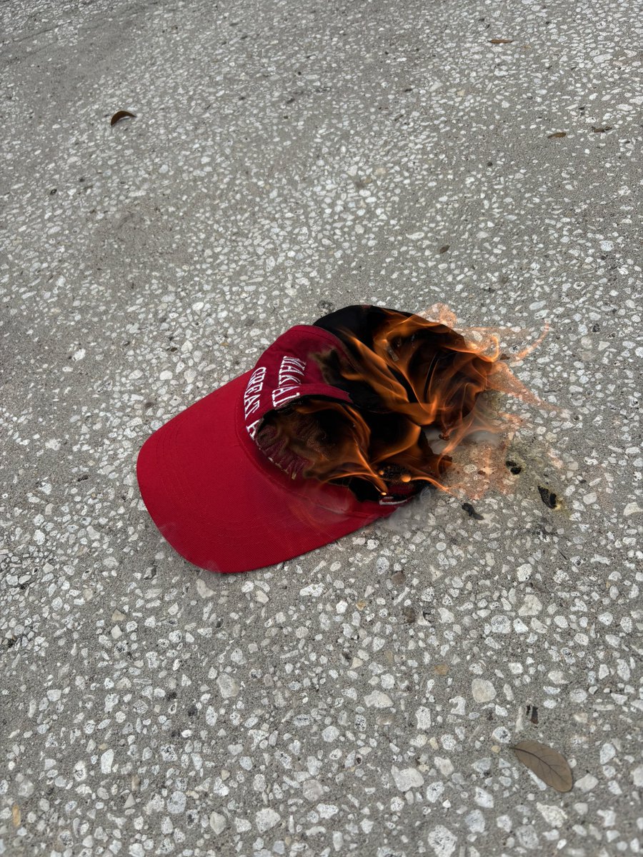 ɴᴏɴʟᴏᴀᴅ tweet media