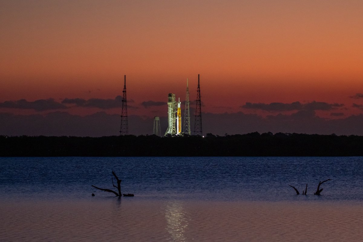 OFeild's tweet photo. Recent sunrises 🚀🌅 https://t.co/DqkUnnAT6V