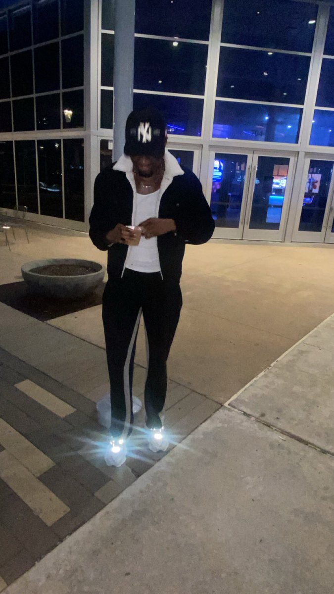 BryanMJordan1's tweet photo. Bday month 🥂🥂turning uppp https://t.co/6ewWmawIyL