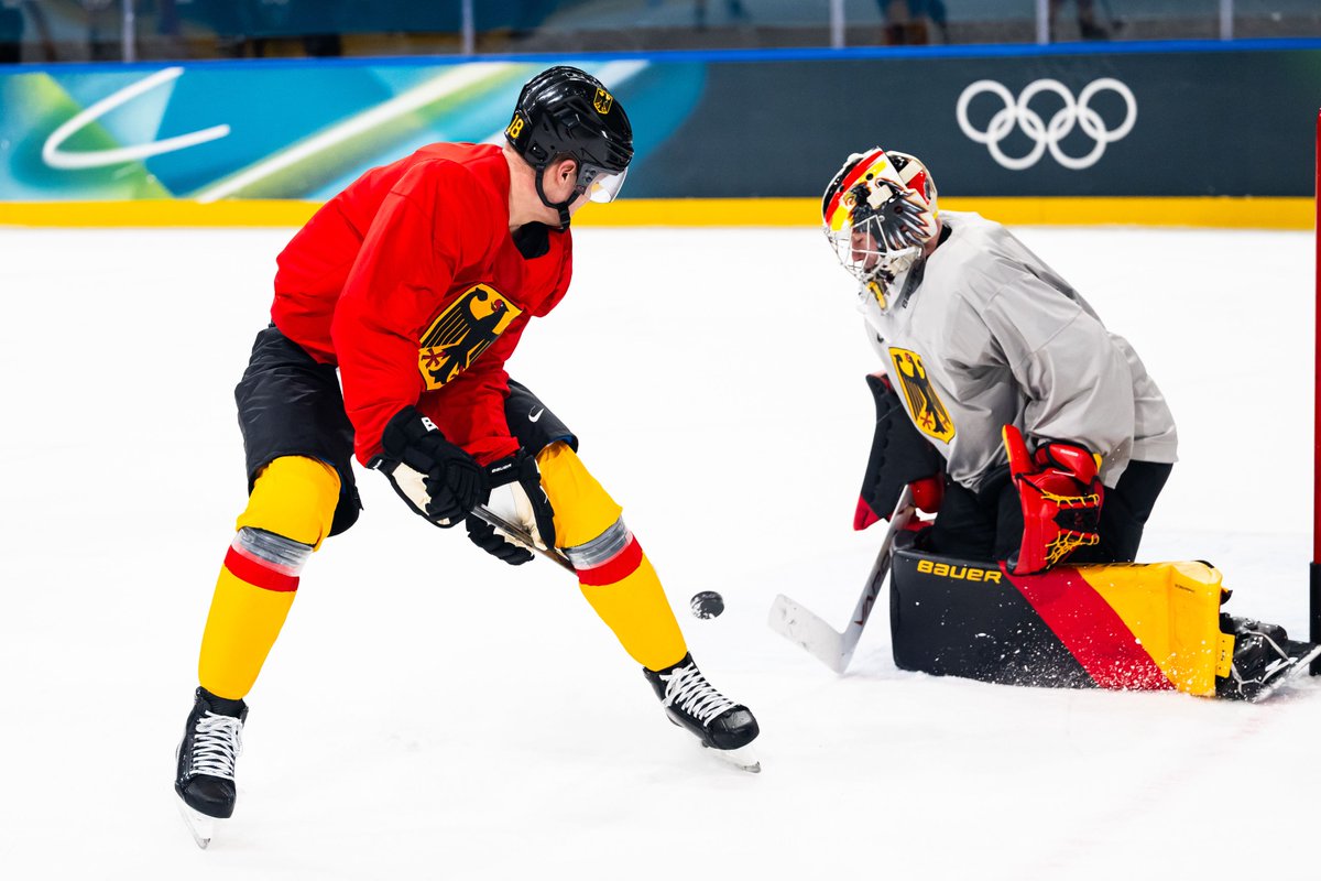 deb_teams's tweet photo. Olympia-Start! Morgen um 21:10 Uhr greift das deutsche Männer-Team ins Turnier ein – Auftakt gegen Dänemark in der Milano Rho Ice Hockey Arena. Die Vorfreude ist riesig, das Team ist bereit für die große Bühne! 
Live im Free-TV bei Eurosport &amp; ZDF. 

#debteams #TeamD https://t.co/t1TqHcDvzC