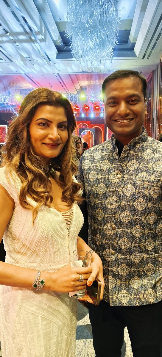 iamvikashpoddar's tweet photo. Tollywood Award Night... https://t.co/aH3QiDS5JE