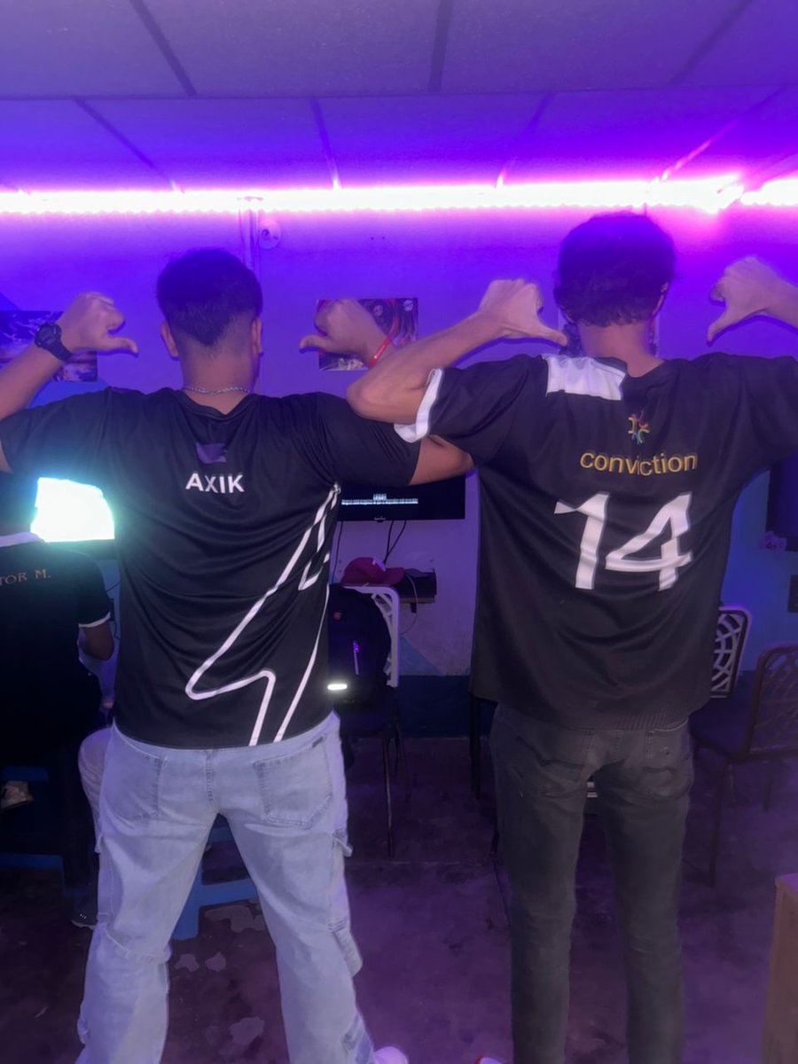 Que pronto ya estaremos en lo más alto que a su vez a base de sangre, sudor y lágrimas como esa vez que hicimos ambos top 8 junto con el primo Piña. Que la hermandad siga y a demostrar que con perseverancia y disciplina se puede lograr hasta el logro más díficil. Te amo primo 🫂