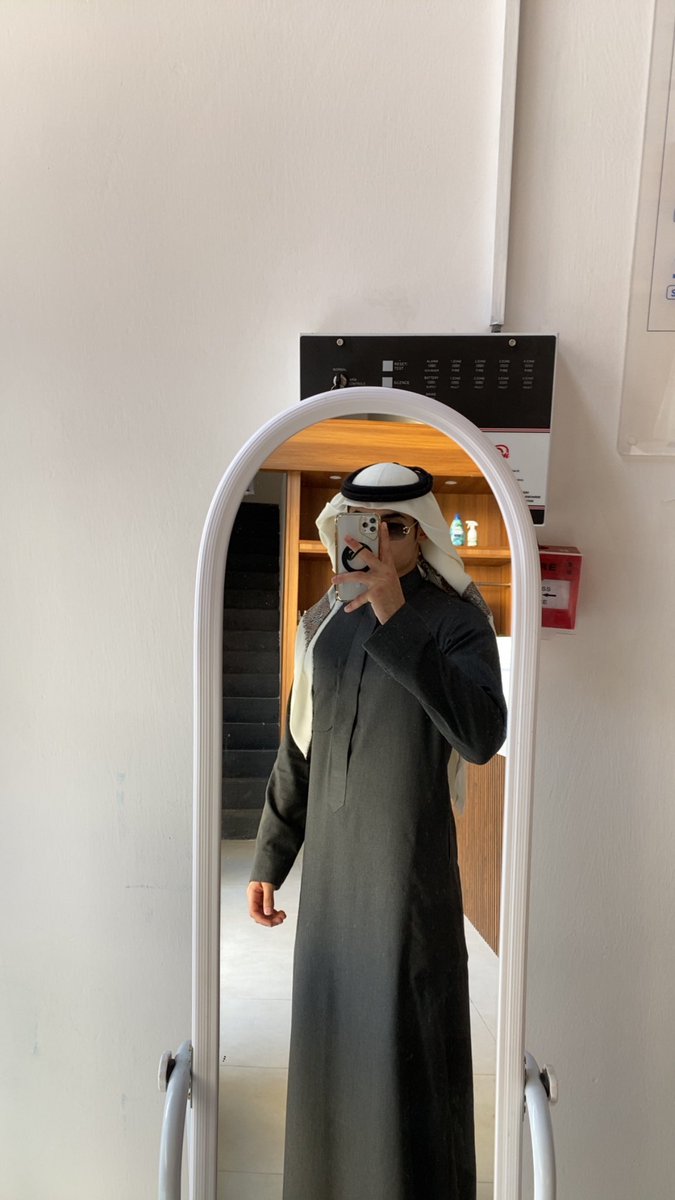 keep_shinee's tweet photo. ي اخر ليلة تجمعنا https://t.co/mhJe9IQYKN