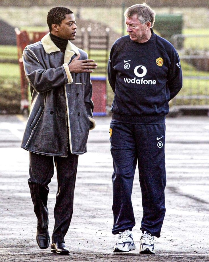 🚨🗣️ Patrice Evra on Sir Alex Ferguson's team talk before the Champions League final in 2008:

“Ferguson said: 'I've already won. We don't even need to play this game.' We were like: What is he talking about? The game hasn't even started.

“Then Ferguson turned to me, 'Look at