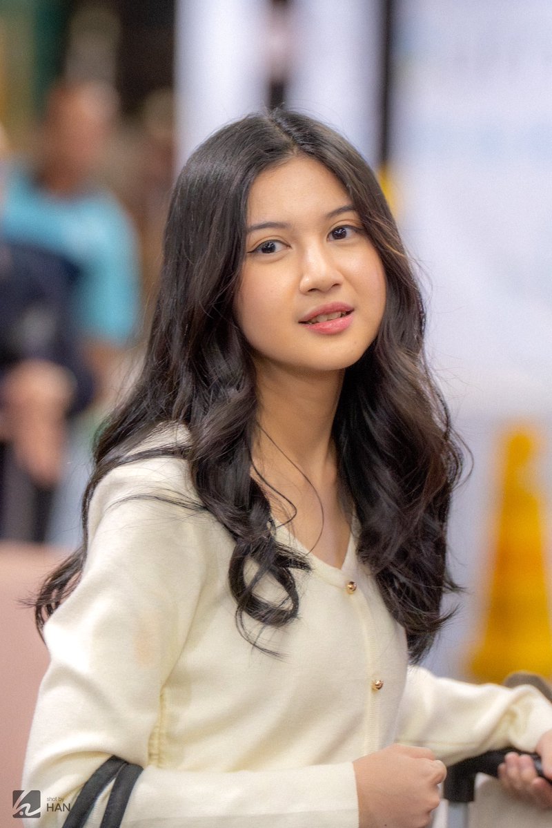 𝘥𝘢𝘯 𝘳𝘪𝘶𝘩 𝘬𝘦𝘱𝘢𝘭𝘢𝘬𝘶, 𝘥𝘢𝘮𝘢𝘪 𝘩𝘢𝘯𝘺𝘢 𝘬𝘢𝘳𝘦𝘯𝘢 𝘩𝘢𝘥𝘪𝘳𝘮𝘶.

. . . 

— <a href="/AR_AnindyaJKT48/">anindya ramadhani</a> ೀ

#AninKamis #AMis #TapiManis #ManisKuh