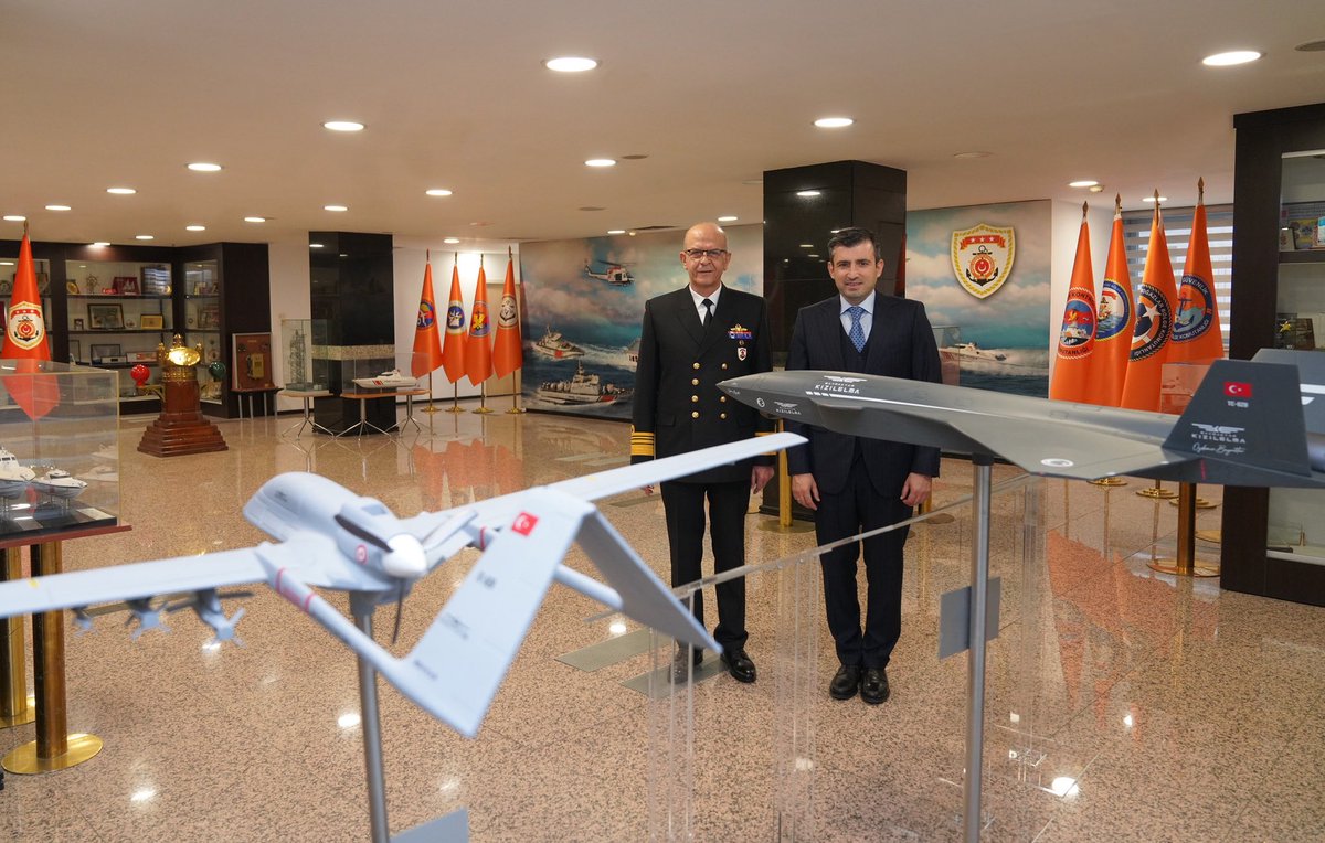 sahilguvkom's tweet photo. BAYKAR Yönetim Kurulu Başkanı  Sayın Selçuk BAYRAKTAR ve beraberindeki heyet Komutanlığımızı ziyaret etmişlerdir.
📍Ankara
🗓11 Şubat 2026
#SahilGüvenlik
#CoastGuard https://t.co/aBP7INJvaG