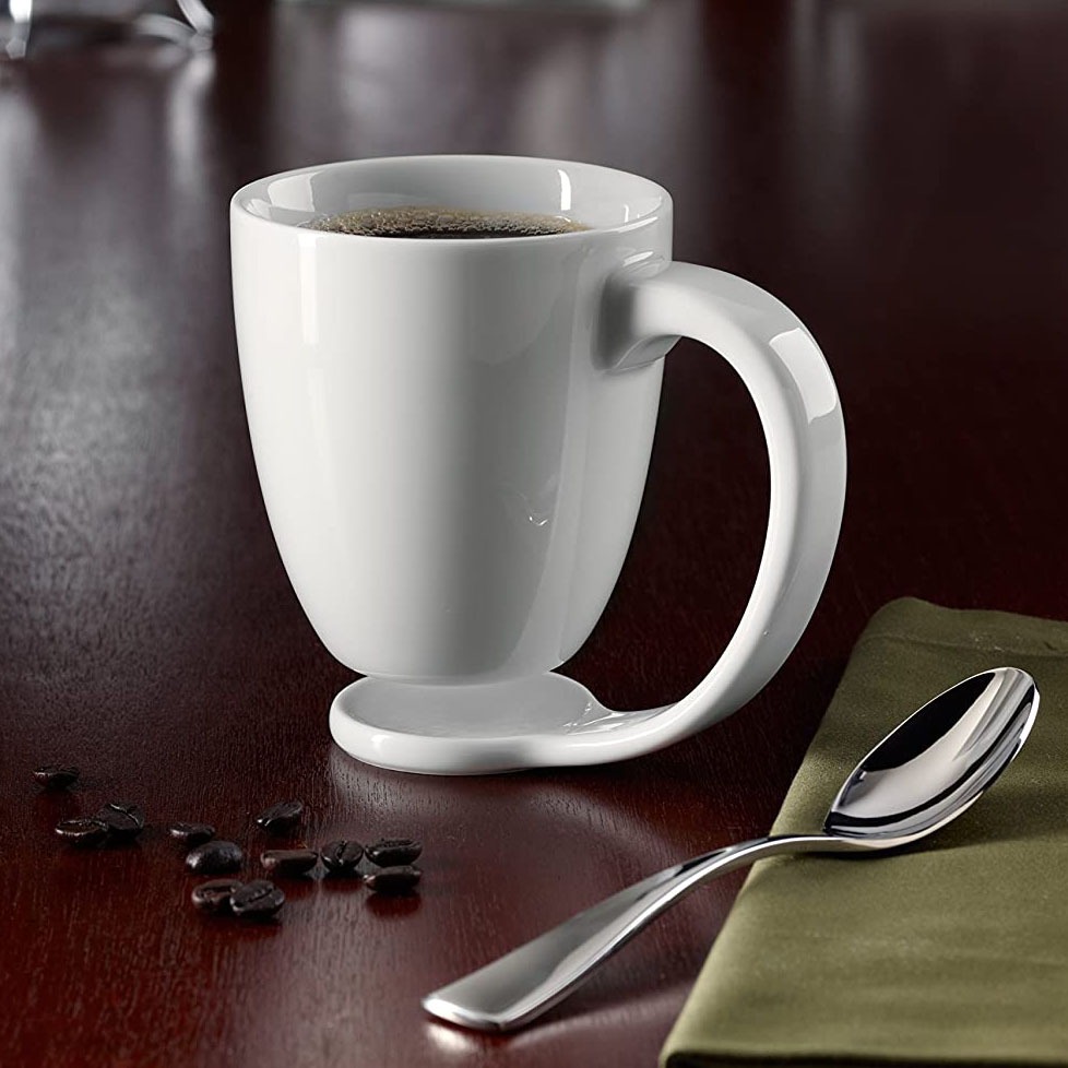 UnicunShop's tweet image. Tired of coffee rings? ☕ This magical Floating Coffee Mug appears to defy gravity!  ✨ Keep your tables stain-free and impress your friends. Check it out: unicun.com/product/floati… #coffeelover #muglife #kitchenhacks