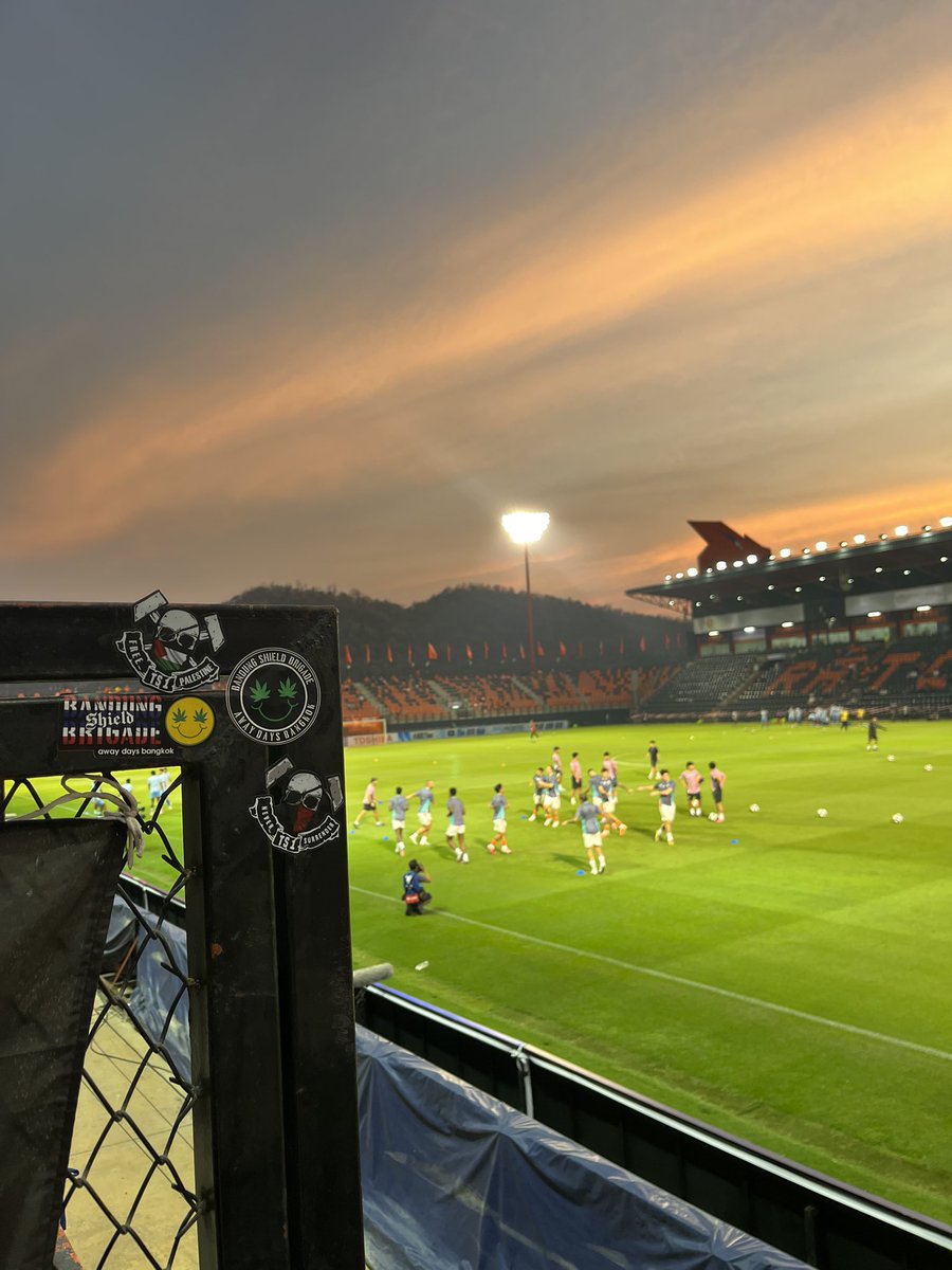 man666ray's tweet photo. r(a)tchaburi. #injakbalik di Bandung @persib! https://t.co/kRtahvdH8c
