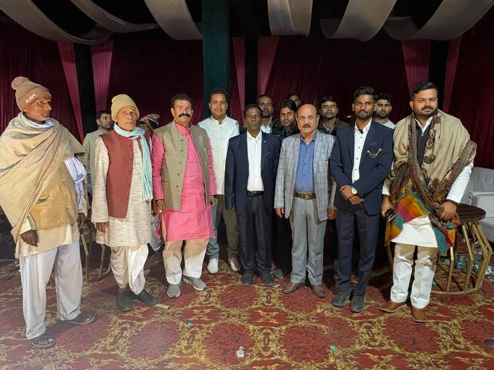 कुशीनगर के डुमरी गांव में श्री दीपक कुशवाहा जी अधिवक्ता के घर लड़की की शादी में शामिल होकर शुभकामना प्रेषित किया।