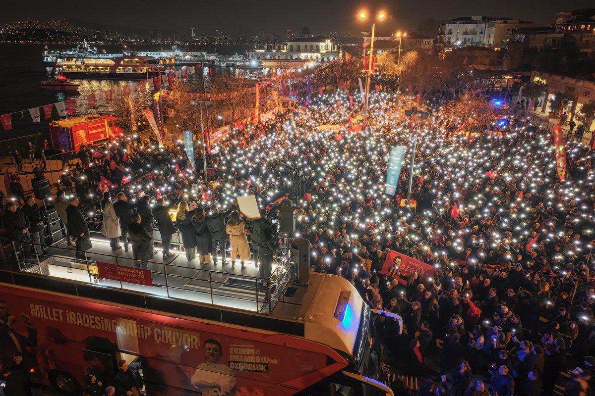 Ak Parti millete iyi gelmedi.
Ama değişim herkese iyi gelecek!

Adalet yoksa iktidarın meşruiyeti de yoktur. Adalar'daki 88. eylemimiz milletin kararlılığının tescilidir.

Hukuksuzluğa teslim edilecek tek bir günümüz daha yok.

Biz kazanacağız, cesurlar kazanacak, millet