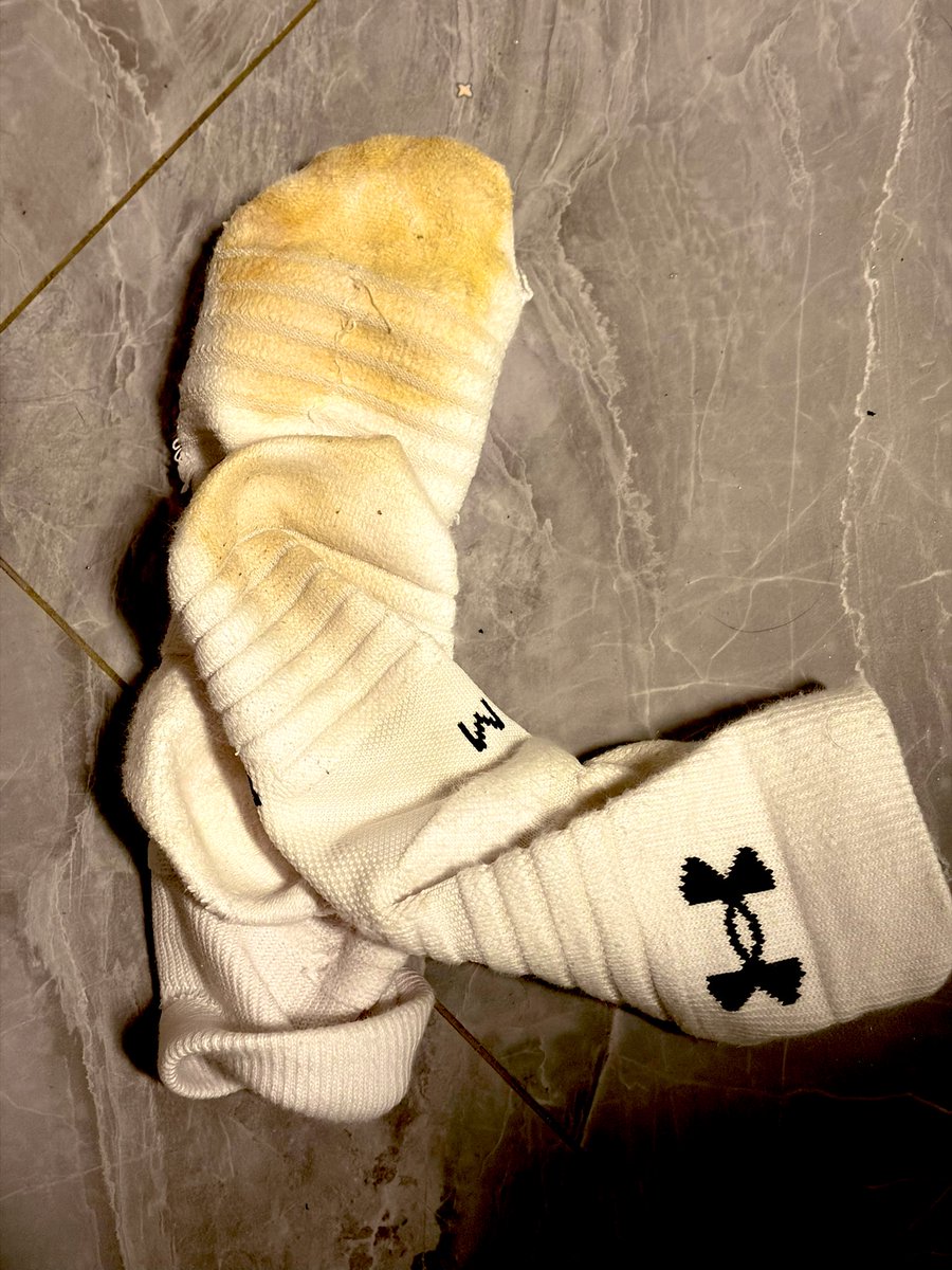 HuiLang8508's tweet photo. 骚狗颅内高潮 #白袜臭脚 #臭袜子 #原味白袜 #骚狗调教 #无脑爆吸 https://t.co/GuJJ0pvczG