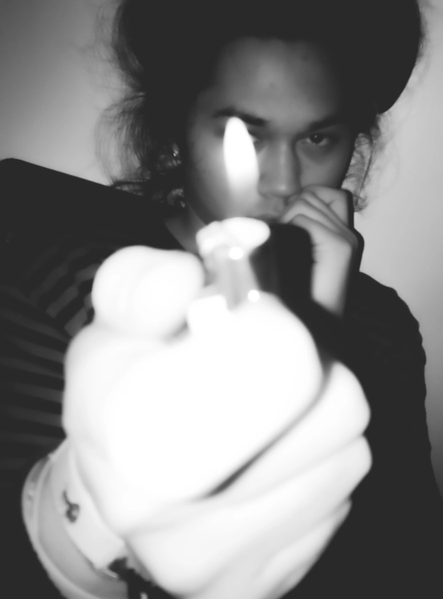 Feng’s uplifting guide to life ✨

Meet our latest GEN F artist <a href="/fengeveryday/">Feng</a>, the 19-year-old whose blend of 2010s rap and dayglo indie rock is made for chasing your dreams. Feng describes himself as a “colorful rebel” who likes to wear pink whenever he can. Where peers like