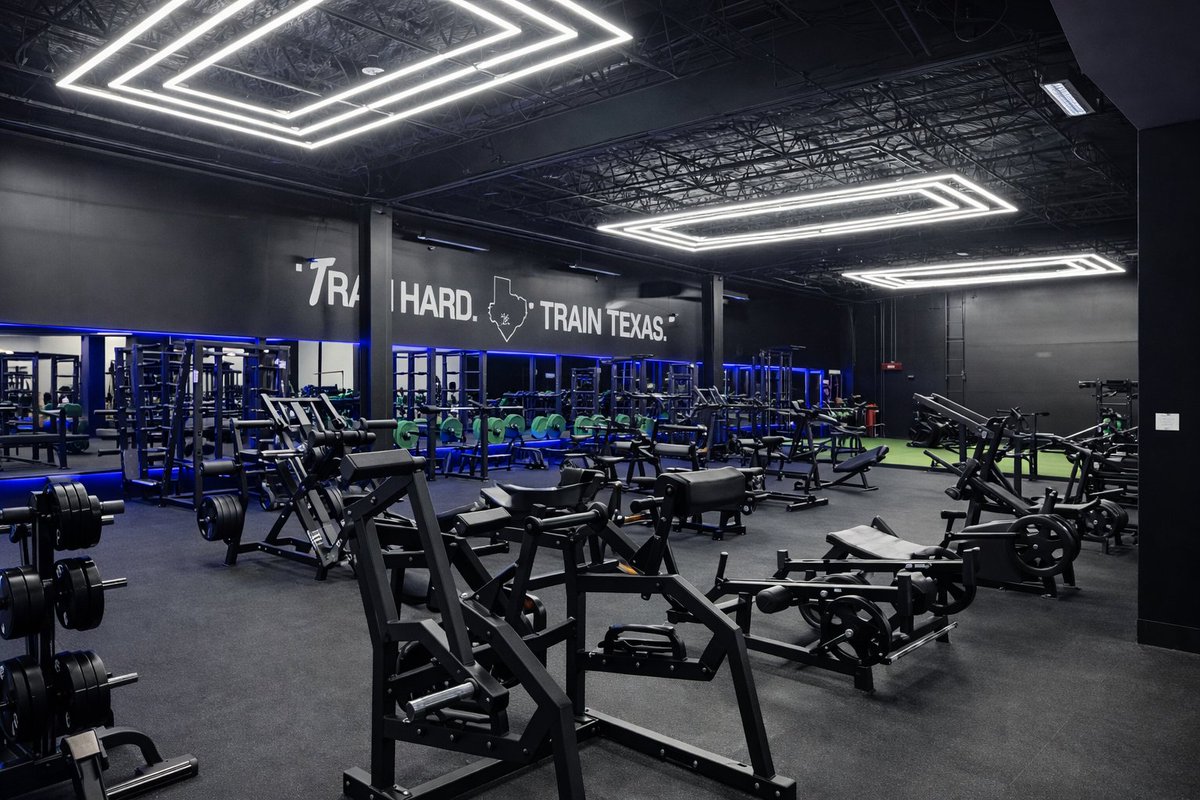 Welcome to Champions Village, Texas Flex Fitness!

Known for its high-performance training environment, Texas Flex Fitness adds another daily-use tenant to the center. This addition serves the essential, repeat-use demand.
 
fnrpusa.propertycapsule.com/p/commercial-r…

#CRE #Opening #Texas