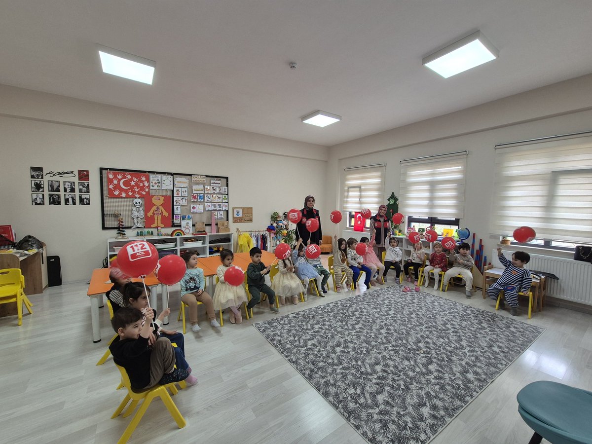 112 günü kapsamında;  İlimiz/ Merkez Güneşli Anaokulu ziyaret edildi. İlgi ve alakalarından dolayı öğretmen ve öğrencilerimize teşekkür ederiz.
<a href="/TC_icisleri/">T.C. İçişleri Bakanlığı</a> <a href="/112teknumara/">112 Acil Çağrı Merkezleri</a>
