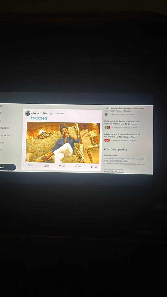 arjunLS9's tweet photo. Naga Vamsi epudoo hint ichesadu.. 
idi theliyaka Rendu fandoms kotukuntunaayi.. 
#AlluArjun𓃵 #Alluarjun #Ntr #JrNTR #GodOfWar #Trivikram #nagavamsi #trending #A6 #AlluArjunArmy #NTRNeel https://t.co/PYpr3UfdIJ