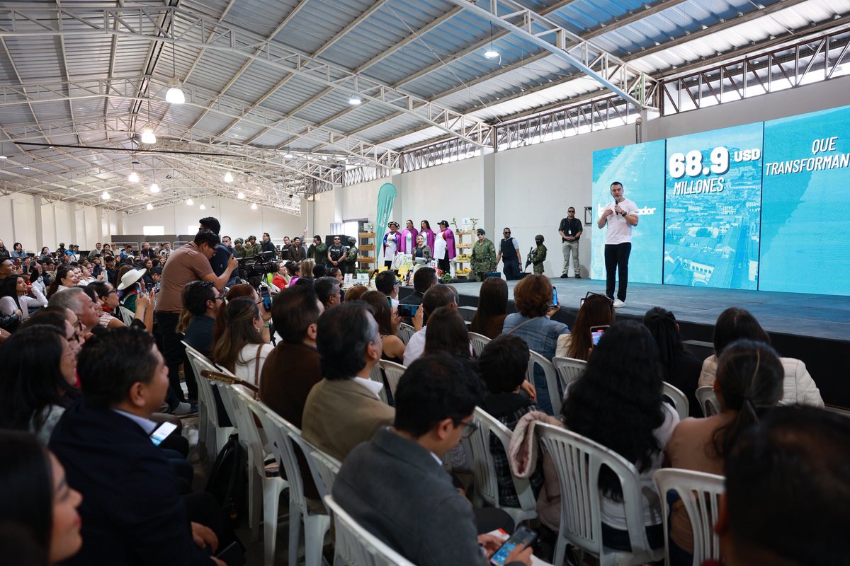 Adnecuadorok's tweet photo. El Presidente @danielnoboaok está moviendo la economía donde realmente importa: en el territorio. 🙋🏻‍♀️🇪🇨🧬

USD 62 millones ya están activando la economía popular y solidaria en todo el país  

Y no es menor: 57 de cada 100 dólares entregados hoy están en manos de mujeres que producen, emprenden y sostienen a sus comunidades  

Además, más de 2.400 mujeres rurales ya accedieron a USD 6,9 millones a través de AgroVioleta para fortalecer su trabajo en el campo.

Esto es liderazgo con dirección clara.
Es acceso donde antes había exclusión.
Es financiamiento que genera independencia.

Cuando el crédito llega al campo, al emprendimiento y a las mujeres que sostienen la economía real, el país avanza.

#ElNuevoEcuador
#ADN7