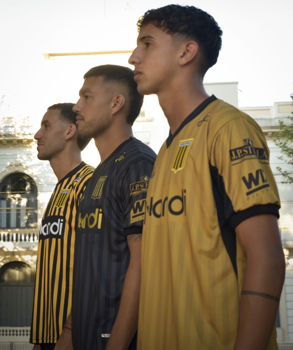 Una locura las camisetas que sacó este año retiel.
La alternativa amarilla es BUENISIMA.