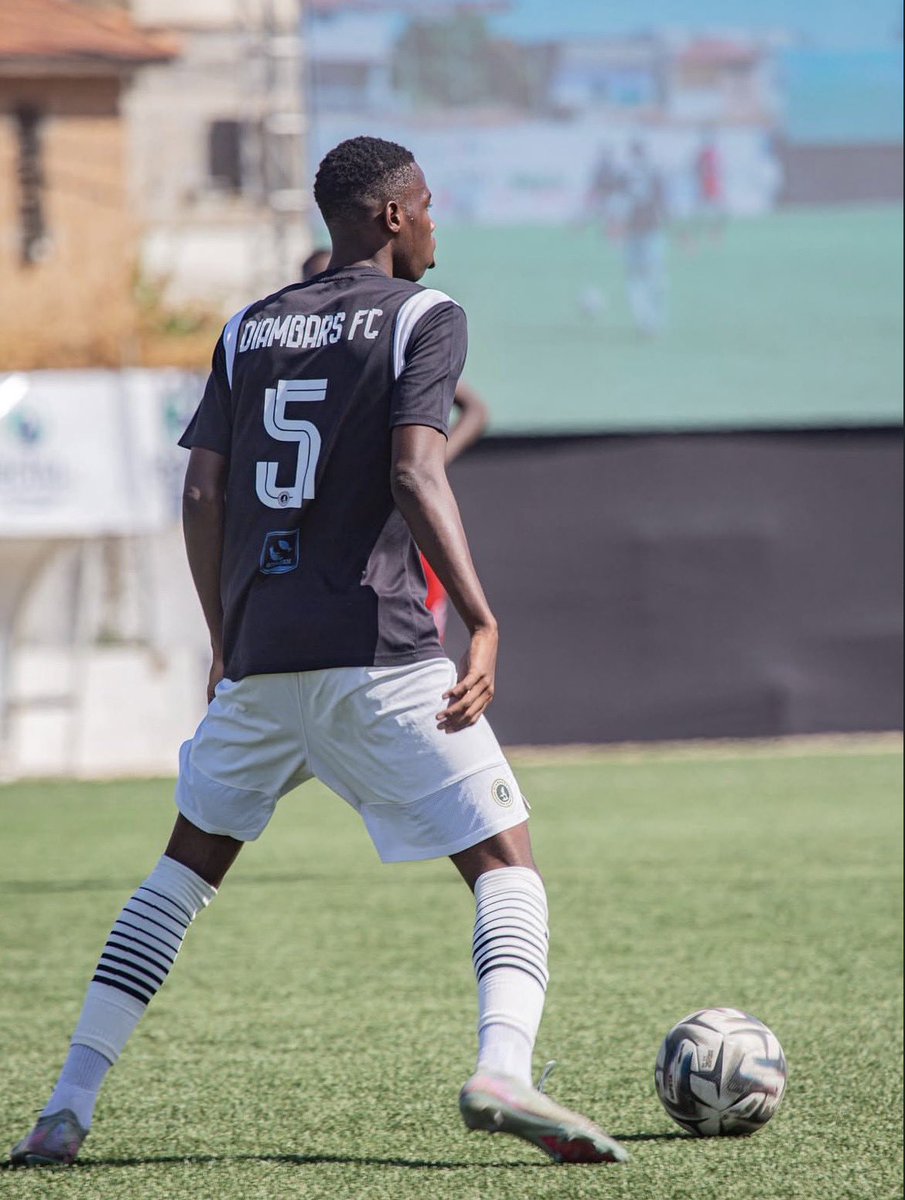 Bravo à nos minots, qui ont fait preuve de maîtrise et de discipline tactique tout au long de la rencontre, en multipliant les séquences de jeu et le spectacle avec le ballon. Cette nette domination reflète le travail remarquable de nos entraîneurs-formateurs, engagés