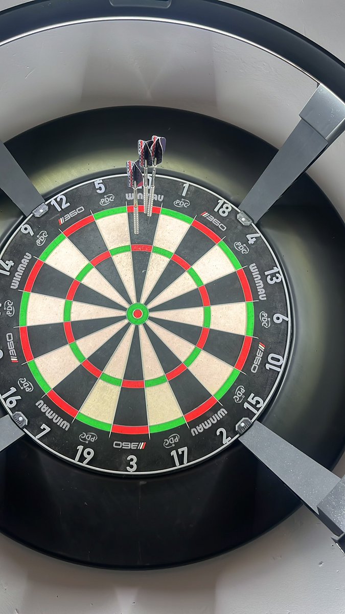 Tom Lambe tweet media