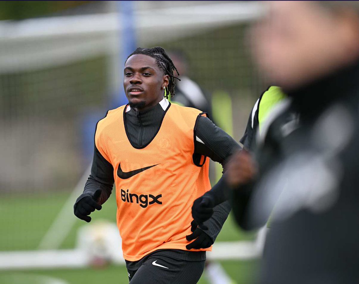 Santos na warm up , the real dawg is Lavia