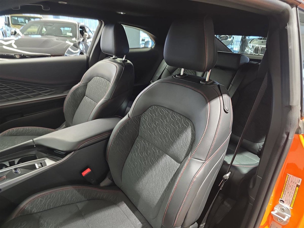 FieldsAuto's tweet image. 2025 #Dodge #Charger 2 Door Daytona R/T AWD in Peel Out Orange, electric motor with 1 speed gearbox, heated seats, Uconnect 5 Nav 12.3 inch display and sport interior. Call 828-761-0704 or visit bit.ly/4bJtOwt

Stock No. CSR536951 | #DaytonaRT #EVPerformance #AshevilleNC