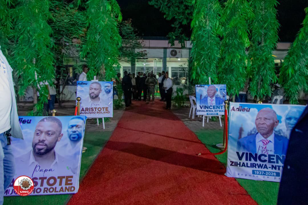 <a href="/BabyNyembo/">Fernand Philippe Nyembo</a> <a href="/MoseSumaili1/">Moïse SUMAILI/ kamerhiste fervent et éternel</a> <a href="/VitalKamerhe1/">Vital Kamerhe</a> <a href="/DeniseNyakeru/">Denise NYAKERU TSHISEKEDI</a> On parle de deux personnes décédées.