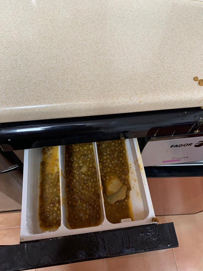 alguien sabe en que agujero de la lavadora van las lentejas?