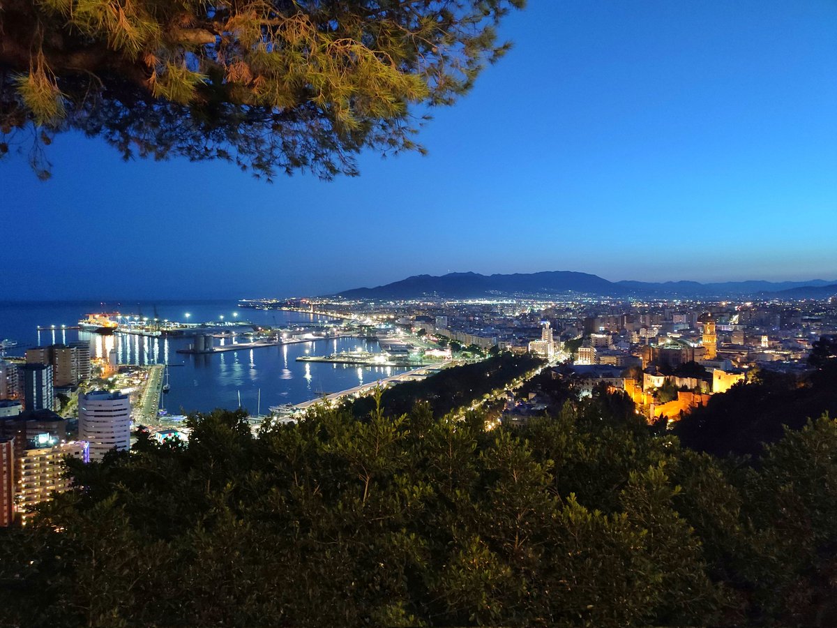 Noches de Málaga...
#SienteMLG
