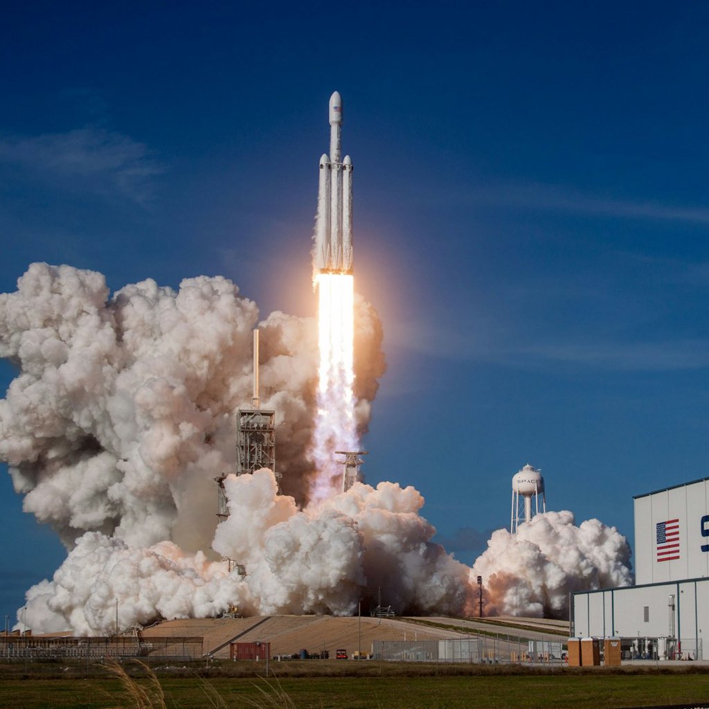 GlobeEyeNews's tweet photo. Elon Musk named No. 1 on the Forbes Greatest Innovators list. https://t.co/GBchk9Jnos