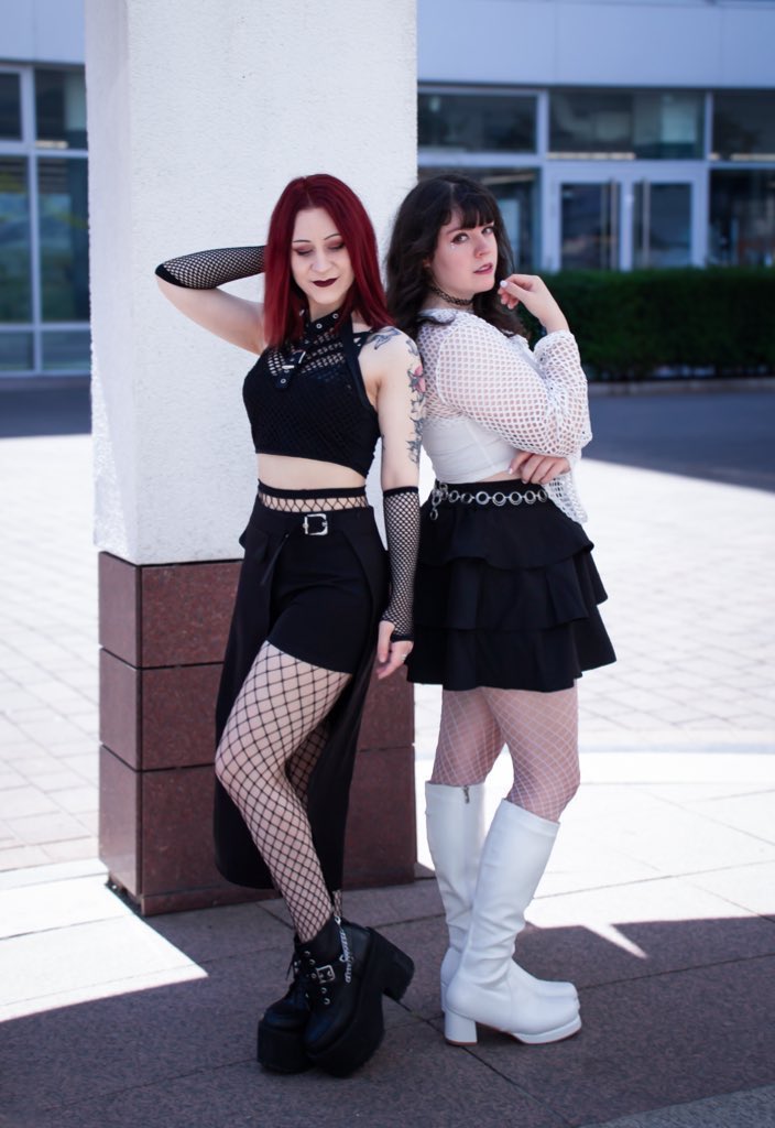 Wer dieses Wochenende auf der DeDeCo in Dresden ist, ist herzlich eingeladen zu unserem ersten Konzert in diesem Jahr zu kommen!

Unsere Tour heißt „Dark Hour“ - es wird also etwas düsterer! Mit Songs von Sawano Hiroyuki, Aimer, Ado und mehr!

➡️ <a href="/MYUgakuOfficial/">MYUgaku 🎶</a> ⬅️