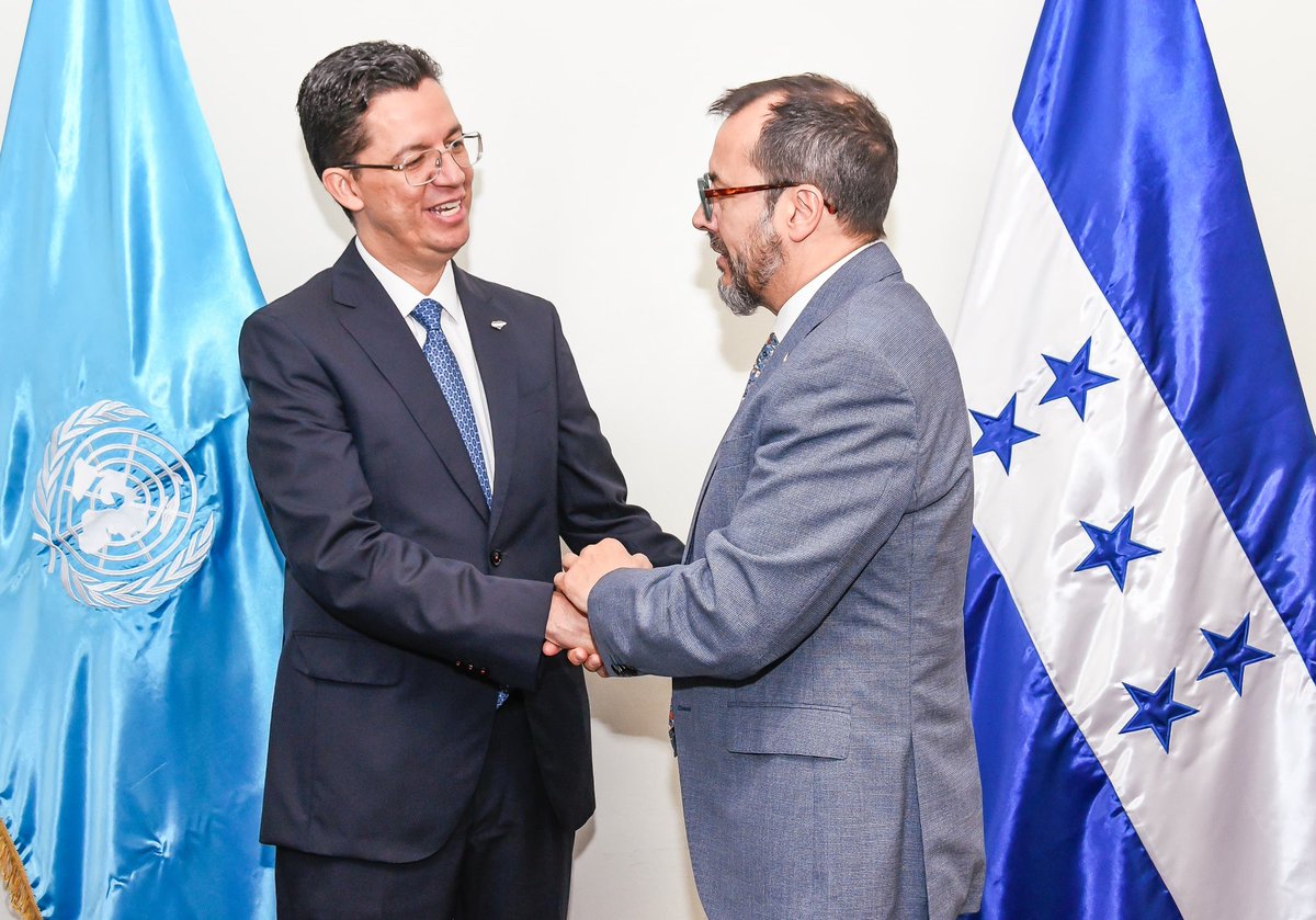 El Secretario de Trabajo, Abog. Fernando Puerto, recibió la visita del Coordinador Residente de la <a href="/ONUHonduras/">ONU Honduras</a>, Sr. Alejandro Álvarez.