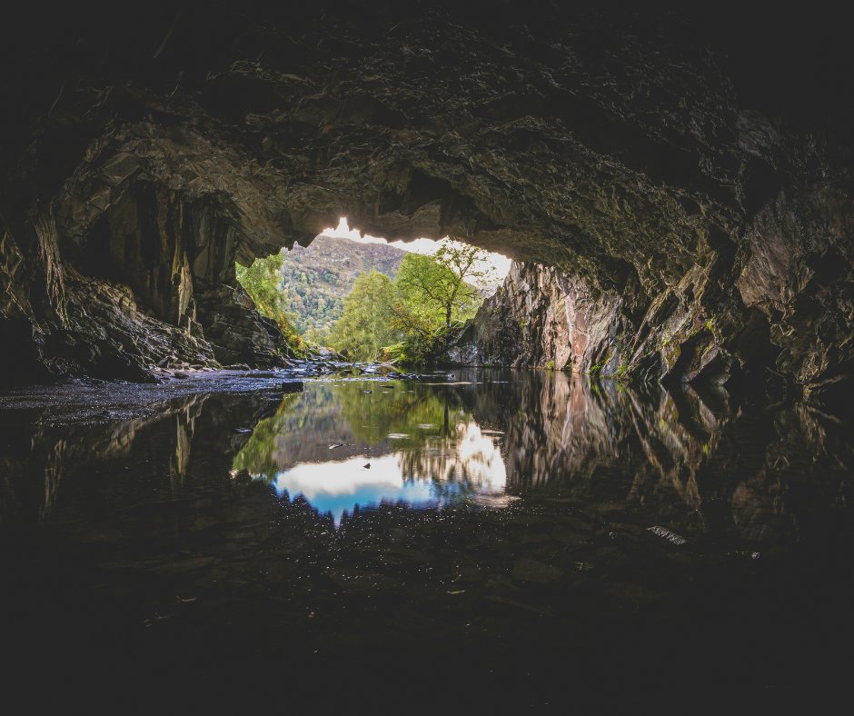Windermereboats's tweet image. 🐶 Exploring Ambleside with your dog? You’re never far from a good walk.

From Rydal paths to Skelghyll Woods, here are our dependable favourites near Waterhead Pier. 🐾

🔗 ow.ly/BFVM50Yc82K

#Ambleside #LakeDistrict #DogFriendly